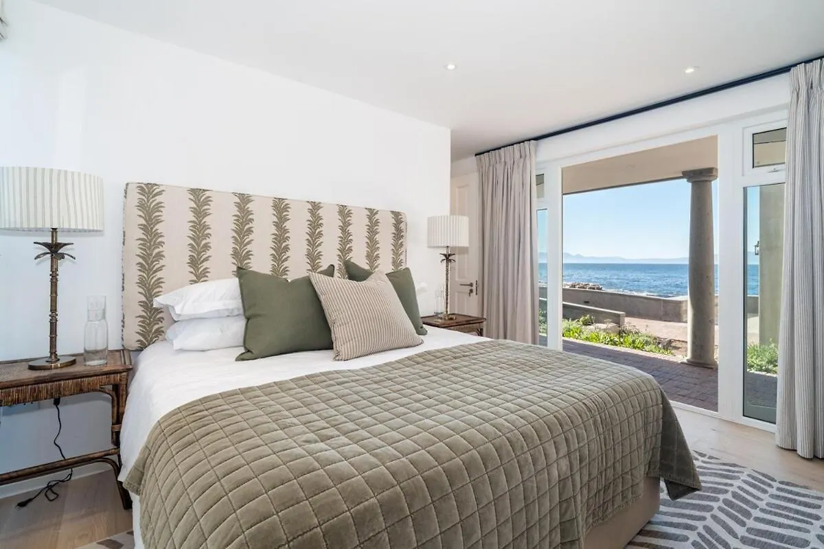By The Sea Luxury Beach House Kalk Bay