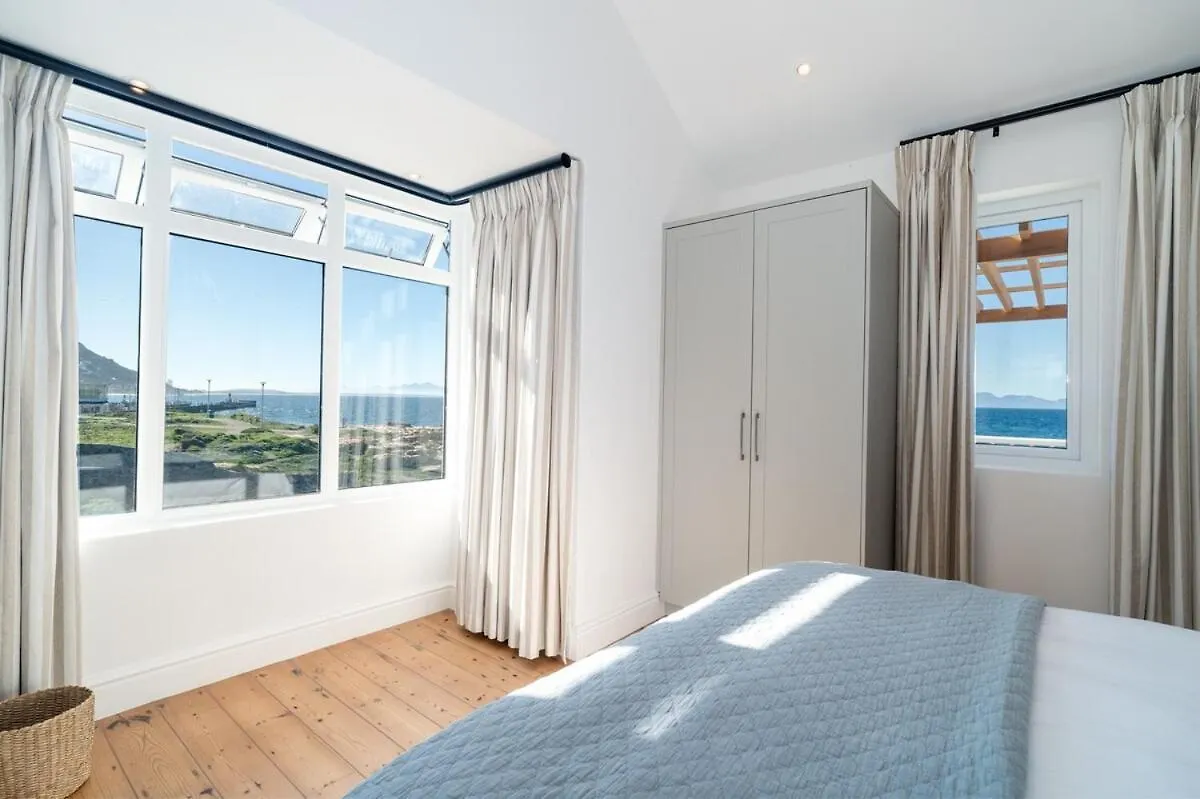 By The Sea Luxury Beach House Kalk Bay